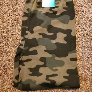 New! With tag! 5t garanimals green camo sweatpants
